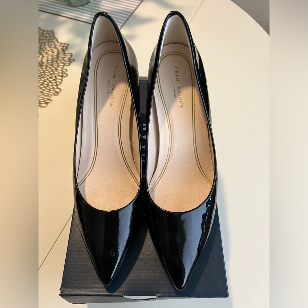 Cole Haan Grand Ambition Pumps Size 8 Black Patent Leather Classic Worn Once